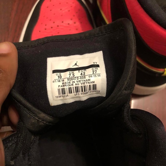 Jordan 1 mids (Black hot punch W) US size 10. - Picture 4 of 4